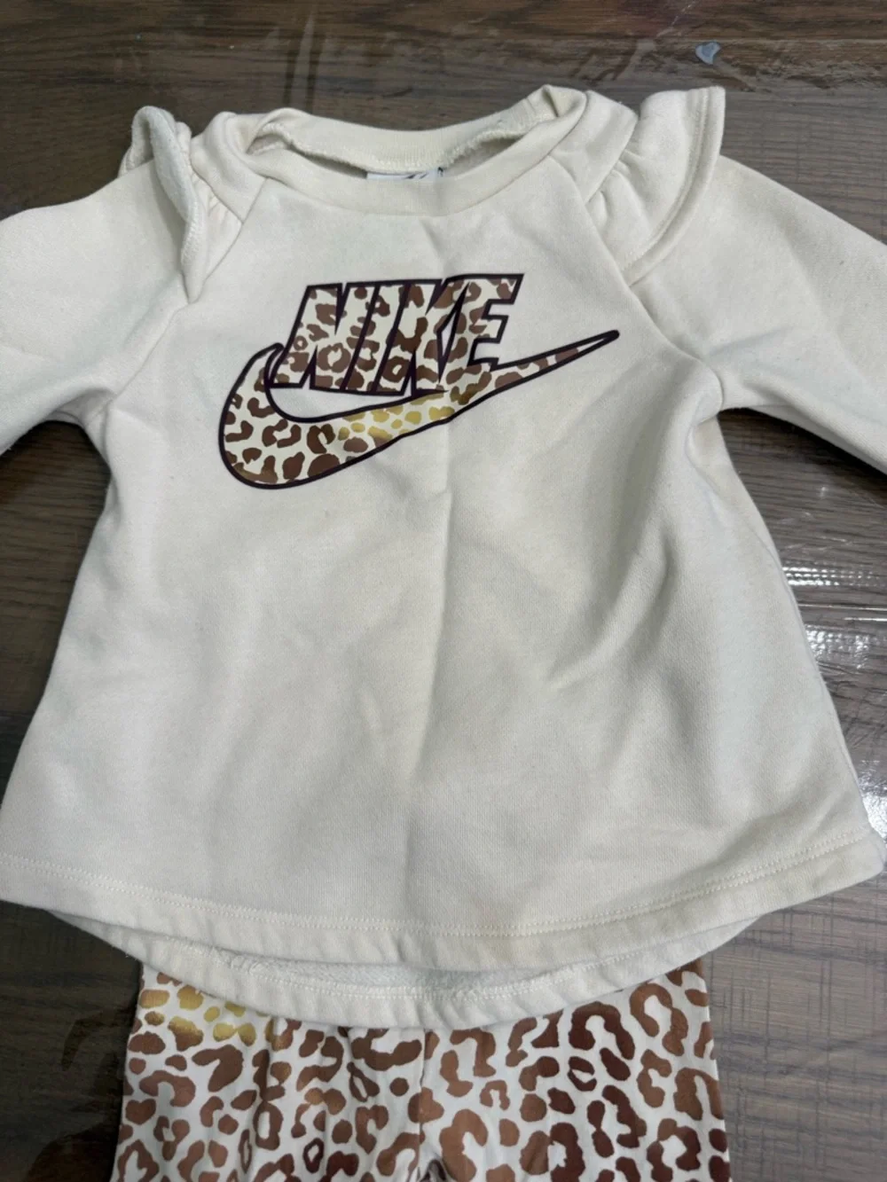 Nike Toddler Cream Leopard Logo Top & Leopard Leggings - Picture 2 of 4
